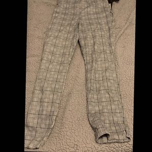 Old navy size 4 black and white plaid pants